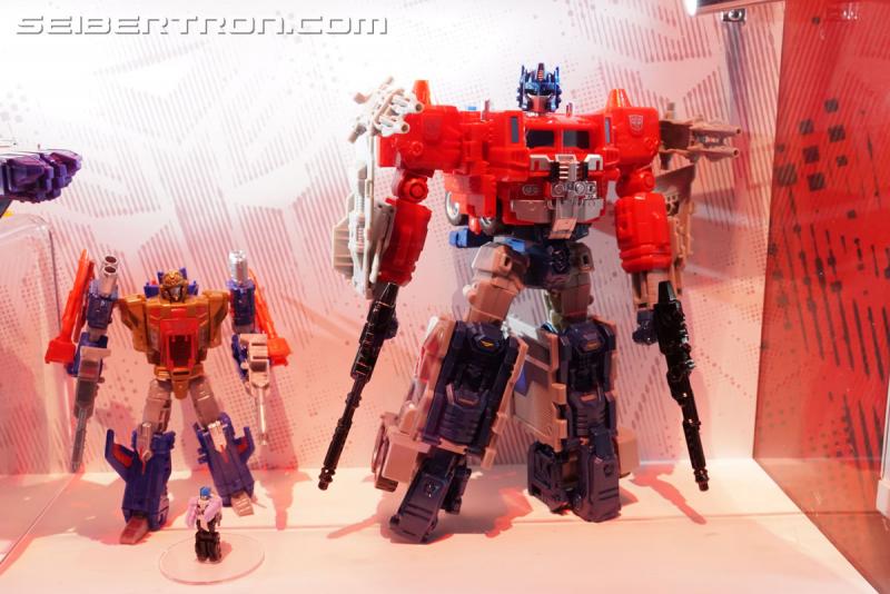 SDCC 2017: Transformers Titans Return Products - Transformers Event: DSC04546