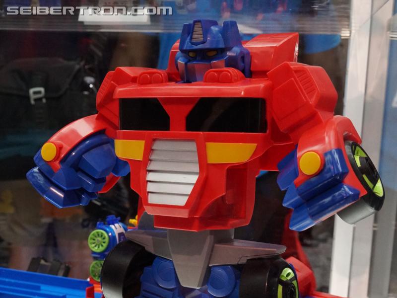 SDCC 2017: Playskool Transformers Rescue Bots - Transformers Event: DSC04767a