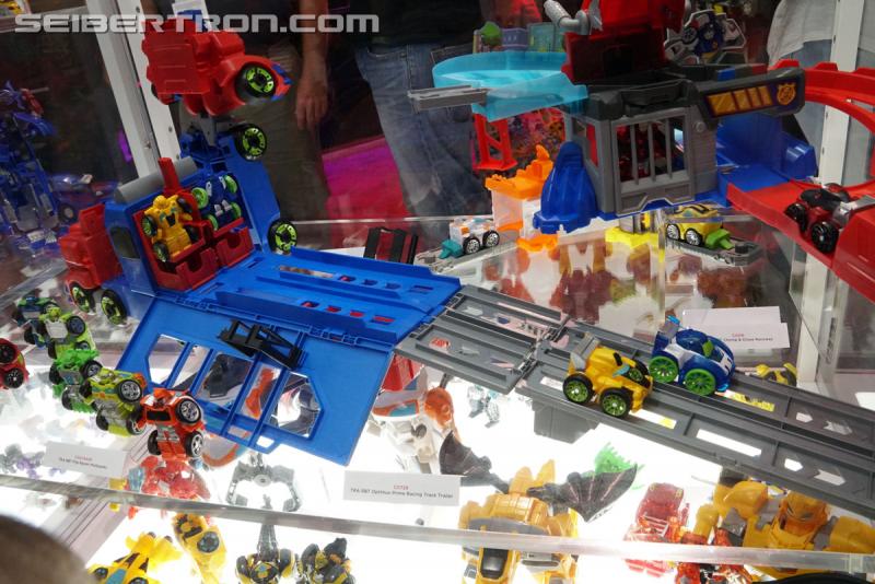 SDCC 2017: Playskool Transformers Rescue Bots - Transformers Event: DSC04905