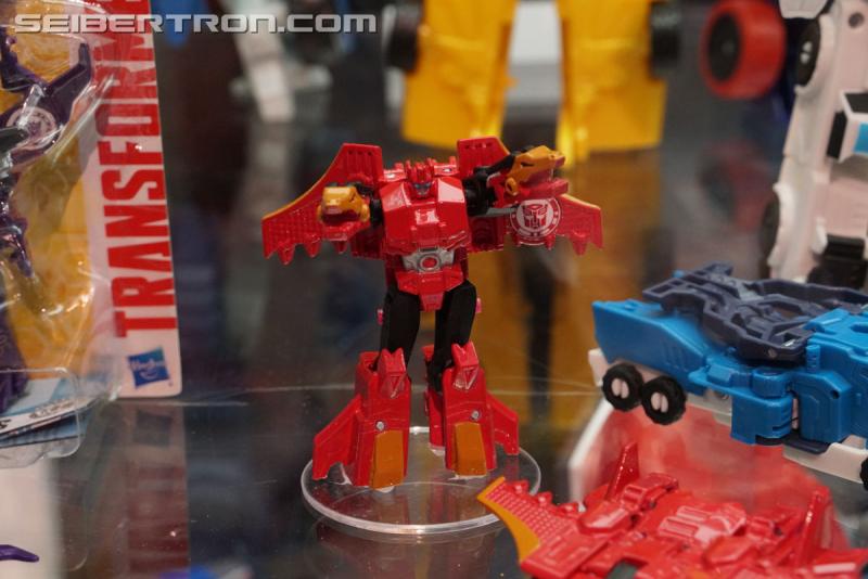 SDCC 2017 - Transformers Robots In Disguise Combiner Force