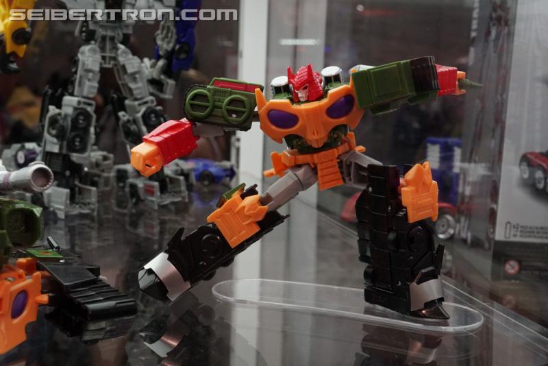 SDCC 2017: Transformers Robots In Disguise Combiner Force - Transformers Event: DSC04802