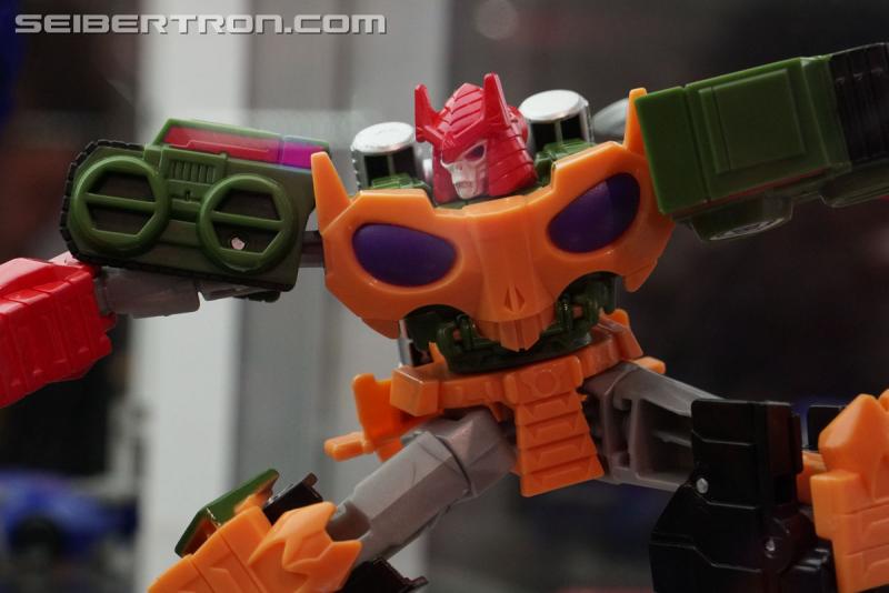 SDCC 2017 - Transformers Robots In Disguise Combiner Force
