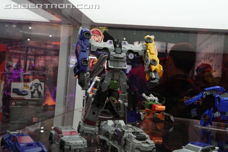 SDCC 2017: Transformers Robots In Disguise Combiner Force - Transformers Event: DSC04834