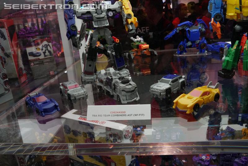 SDCC 2017: Transformers Robots In Disguise Combiner Force - Transformers Event: DSC04835