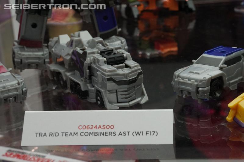 SDCC 2017: Transformers Robots In Disguise Combiner Force - Transformers Event: DSC04836