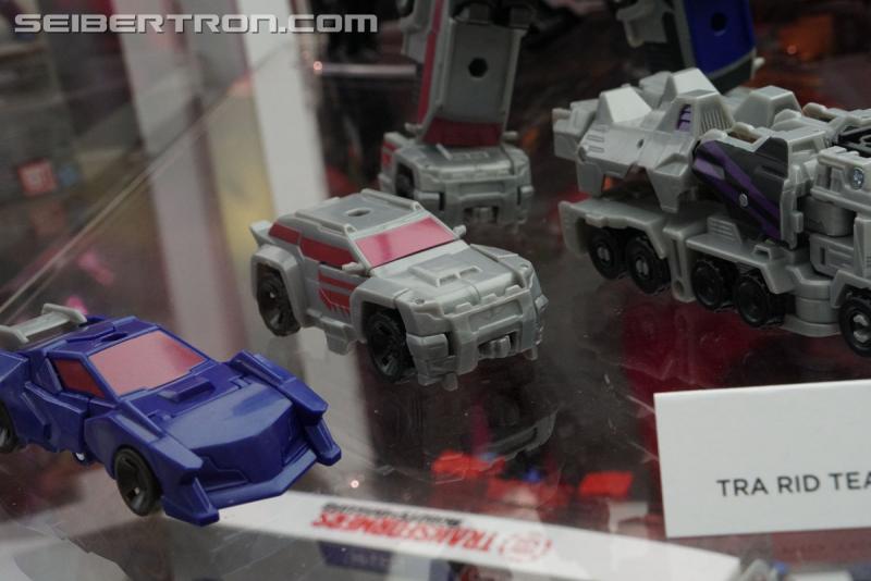 SDCC 2017: Transformers Robots In Disguise Combiner Force - Transformers Event: DSC04839