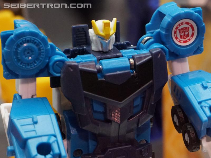 SDCC 2017: Transformers Robots In Disguise Combiner Force - Transformers Event: DSC05377ab