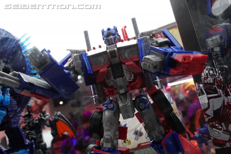 SDCC 2017: Transformers Tribute Optimus Prime - Transformers Event: DSC04847