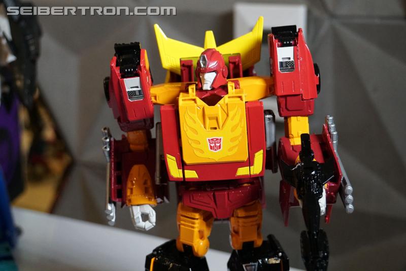 SDCC 2017 - Generations Power of the Primes revealed and Titans Return