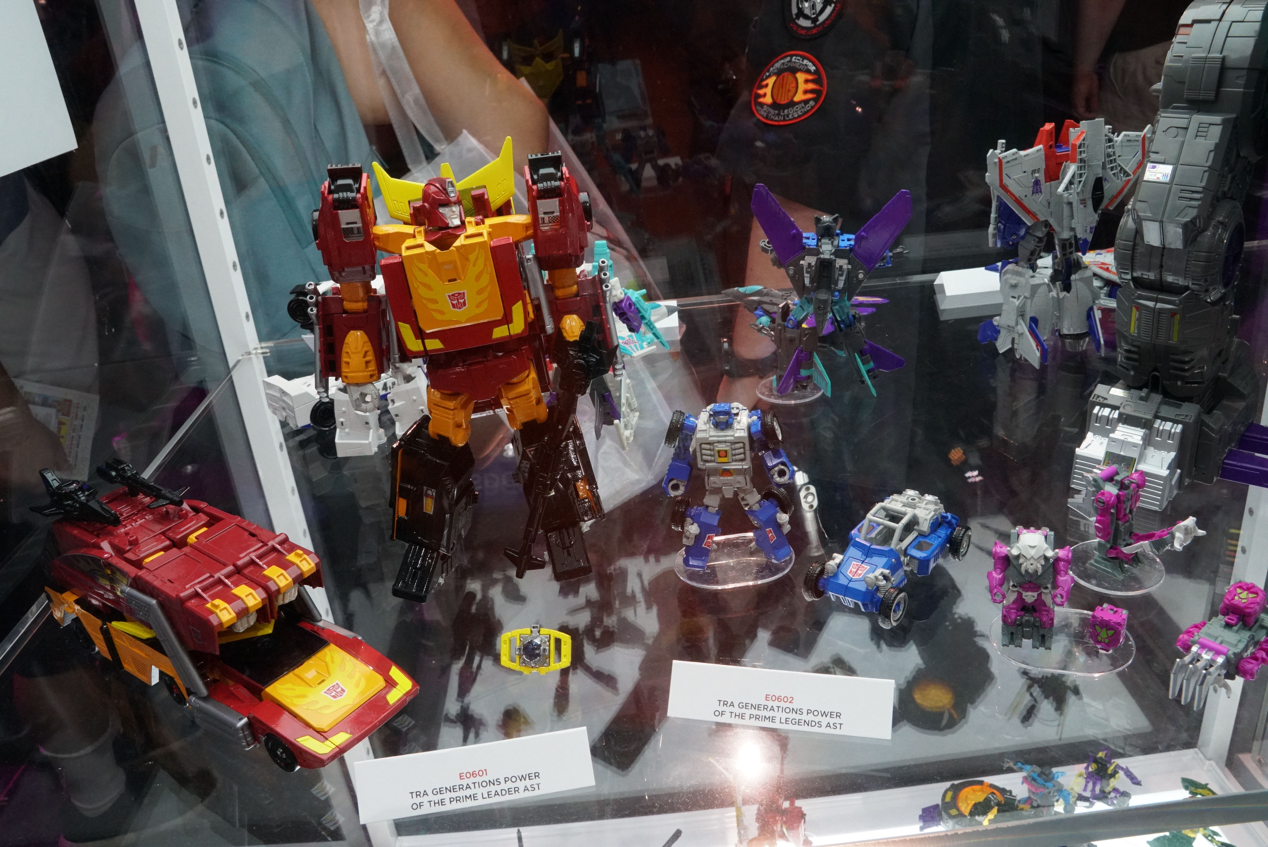 SDCC 2017 - Transformers Power of the Primes product reveals