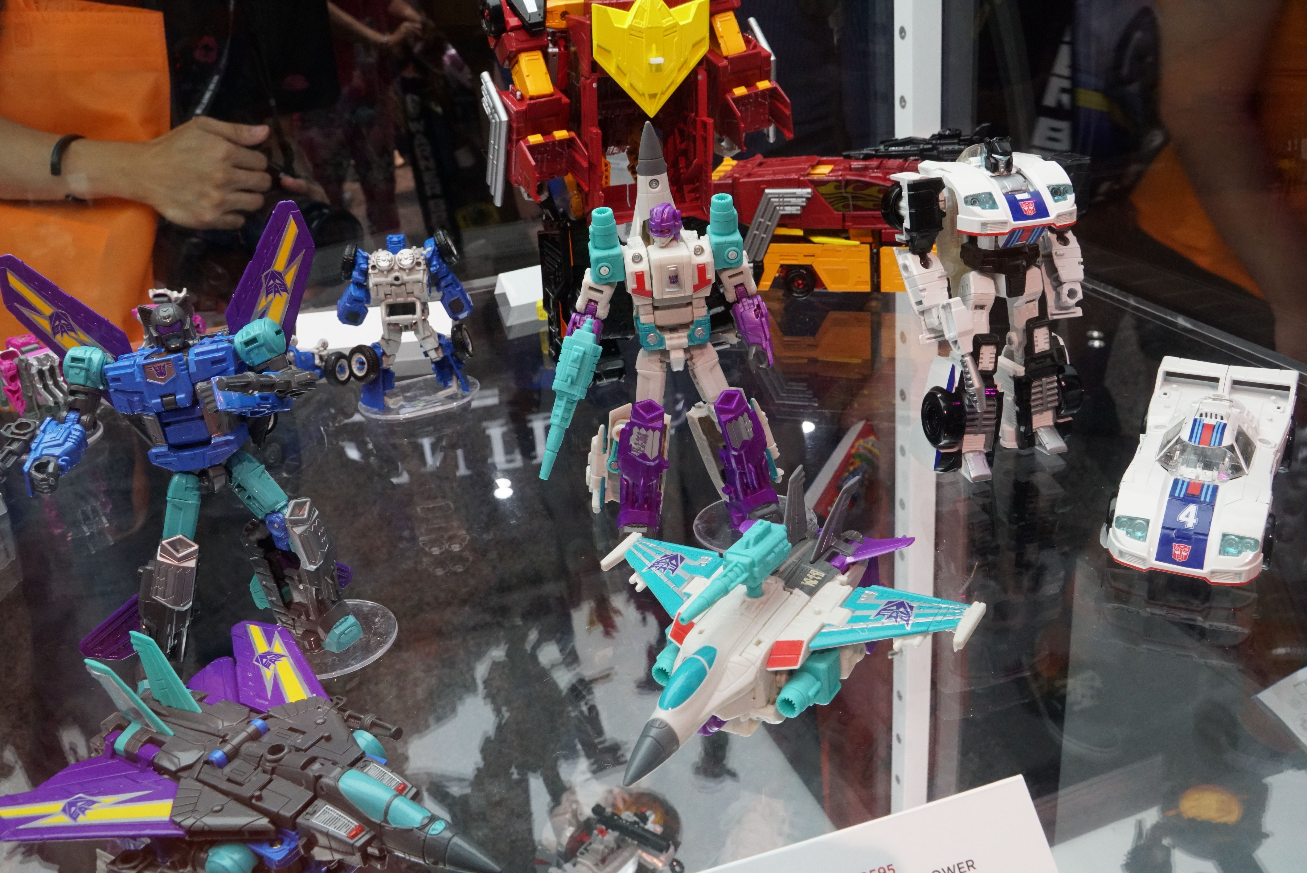 SDCC 2017 - Transformers Power of the Primes product reveals