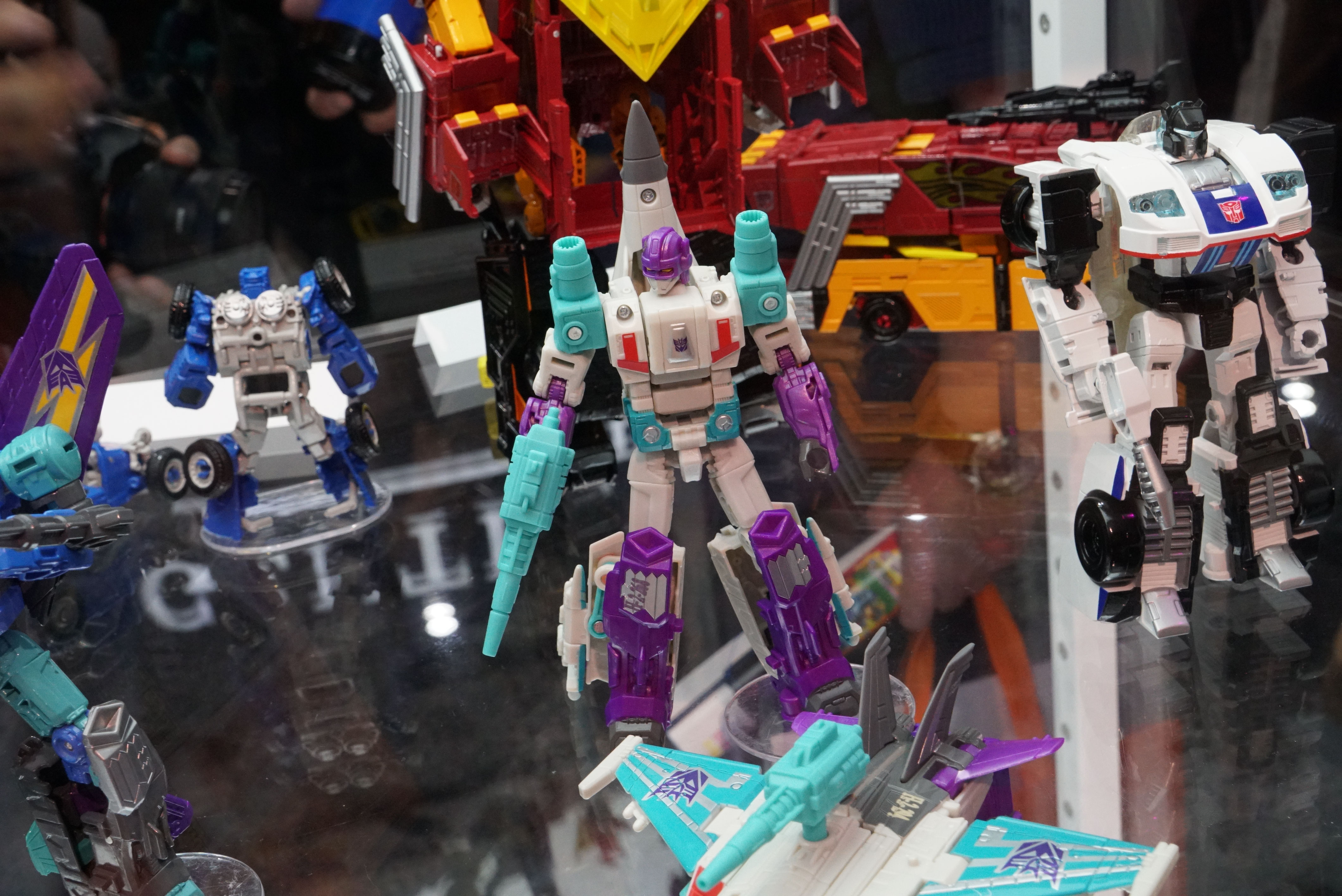 SDCC 2017 - Transformers Power of the Primes product reveals