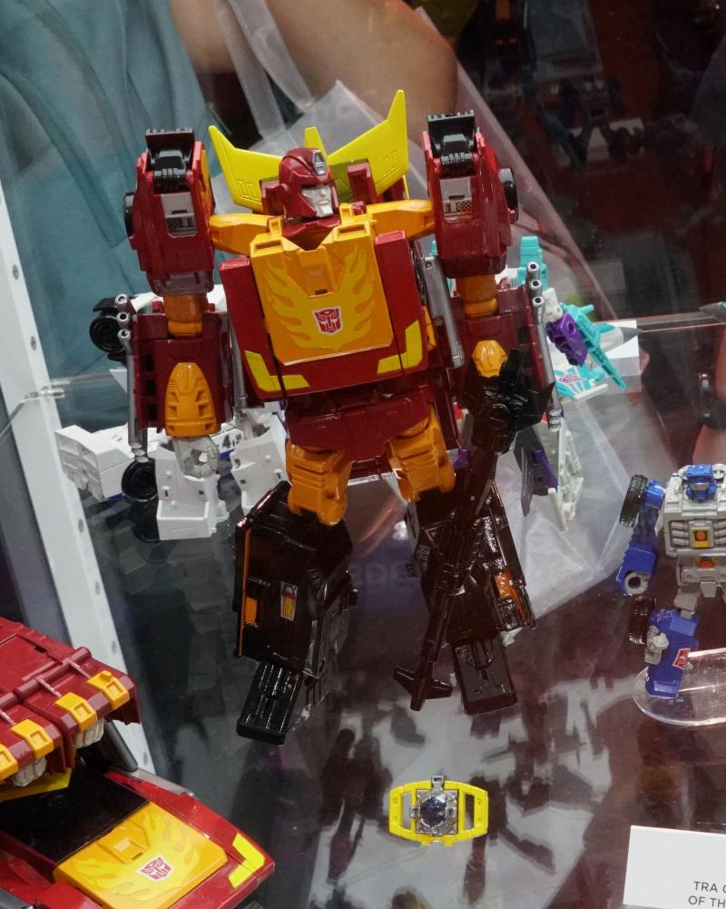 SDCC 2017 - Transformers Power of the Primes product reveals