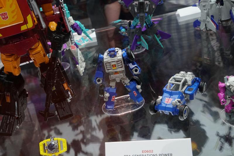 SDCC 2017 - Transformers Power of the Primes product reveals