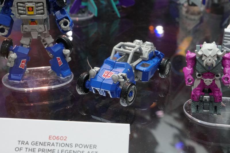 SDCC 2017 - Transformers Power of the Primes product reveals