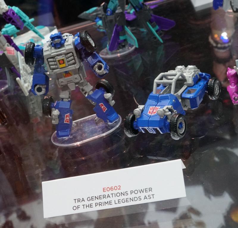 SDCC 2017: Transformers Power of the Primes product reveals - Transformers Event: Power Of The Primes 029