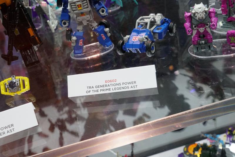 SDCC 2017: Transformers Power of the Primes product reveals - Transformers Event: Power Of The Primes 030
