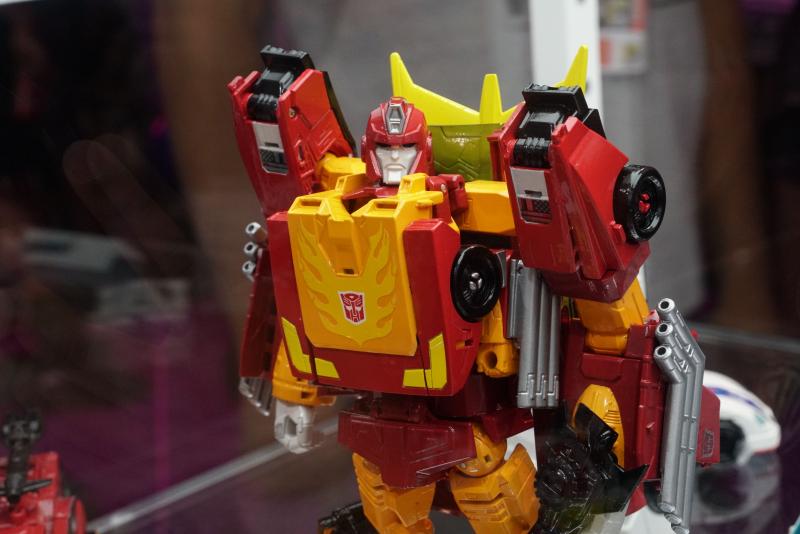 SDCC 2017: Transformers Power of the Primes product reveals - Transformers Event: Power Of The Primes 055