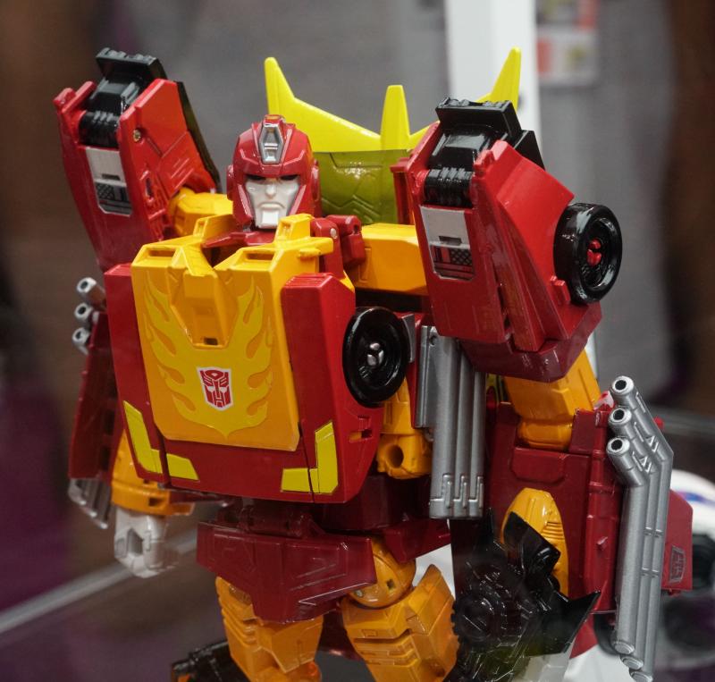 SDCC 2017 - Transformers Power of the Primes product reveals