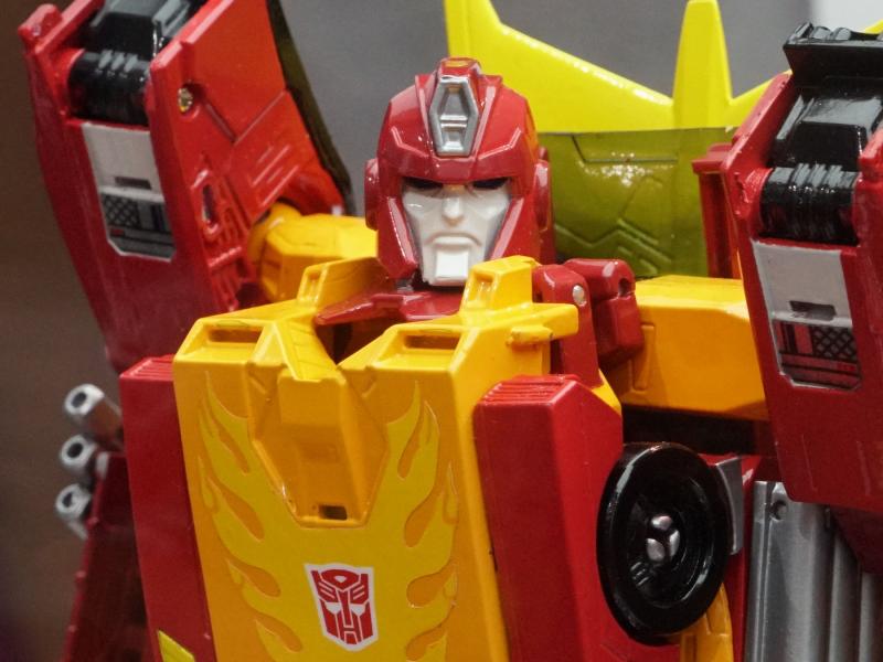 SDCC 2017: Transformers Power of the Primes product reveals - Transformers Event: Power Of The Primes 057