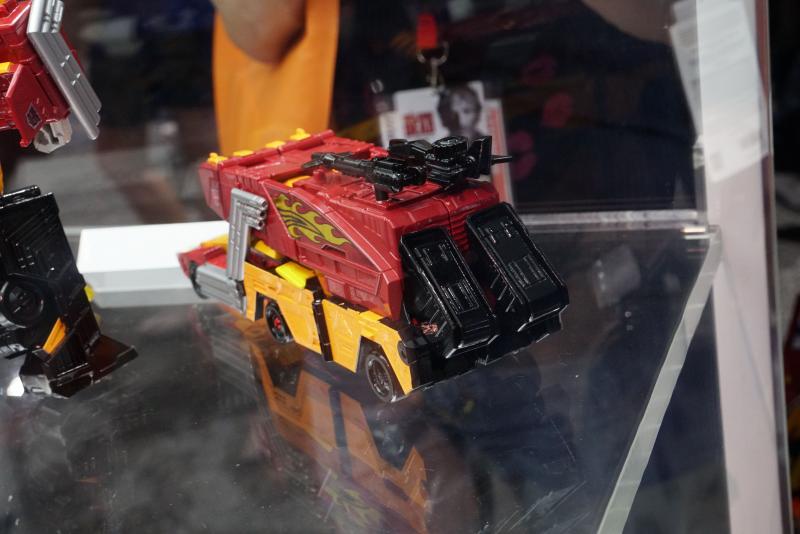 SDCC 2017 - Transformers Power of the Primes product reveals