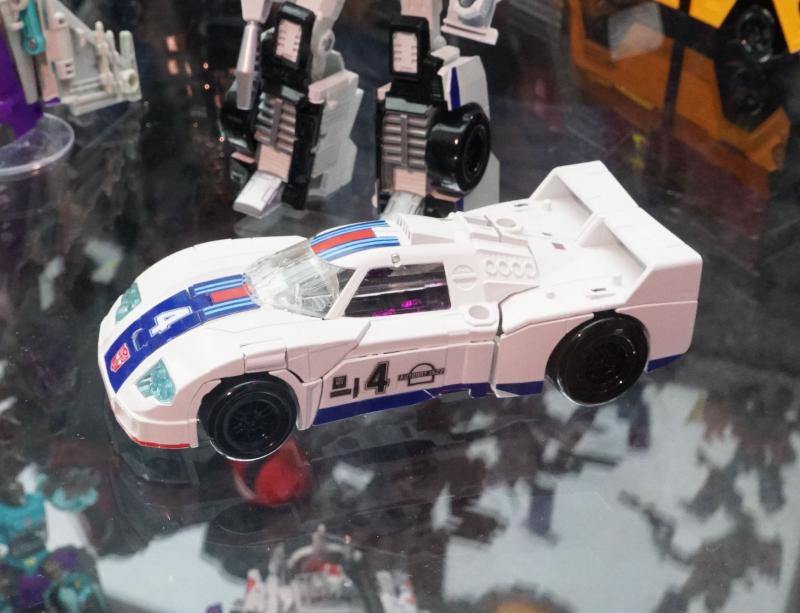 SDCC 2017: Transformers Power of the Primes product reveals - Transformers Event: Power Of The Primes 071
