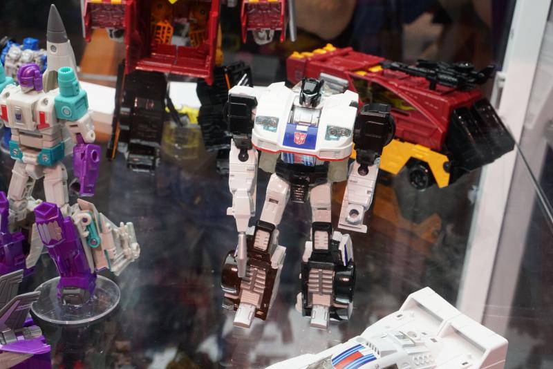 SDCC 2017: Transformers Power of the Primes product reveals - Transformers Event: Power Of The Primes 075
