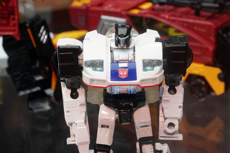 SDCC 2017 - Transformers Power of the Primes product reveals