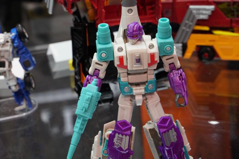 SDCC 2017: Transformers Power of the Primes product reveals - Transformers Event: Power Of The Primes 088