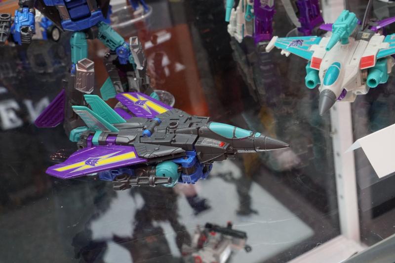 SDCC 2017: Transformers Power of the Primes product reveals - Transformers Event: Power Of The Primes 094