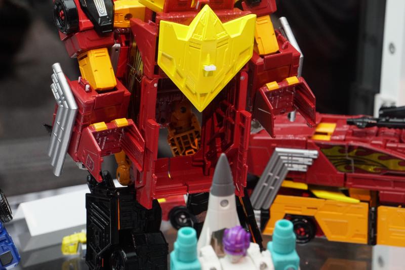 SDCC 2017: Transformers Power of the Primes product reveals - Transformers Event: Power Of The Primes 108