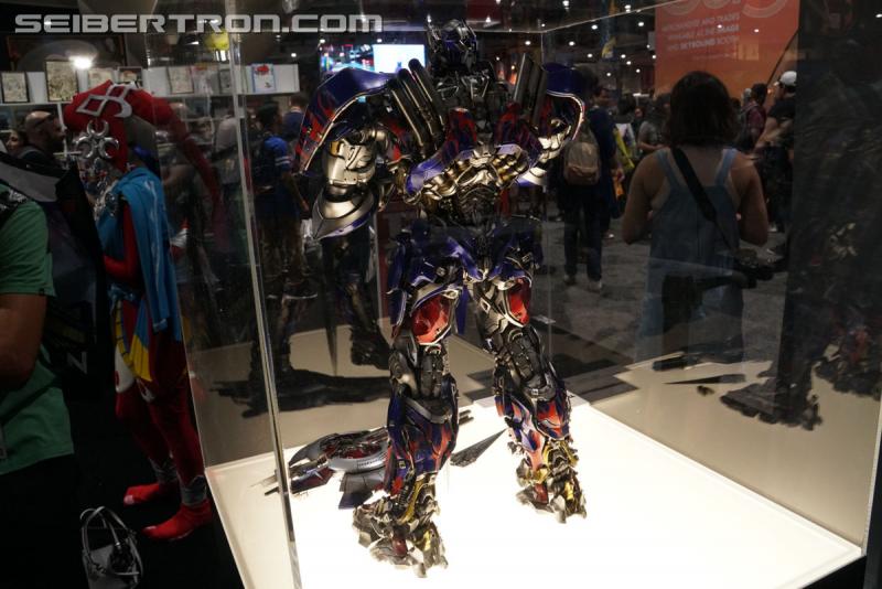 SDCC 2017: Licensed Transformers Products - Transformers Event: Licensed Tfs 070