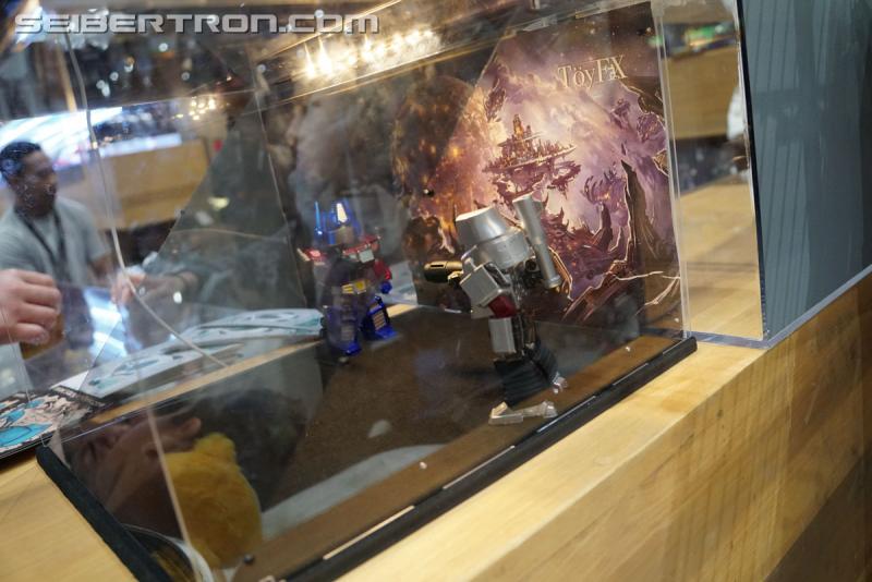 SDCC 2017: Licensed Transformers Products - Transformers Event: Licensed Tfs 145