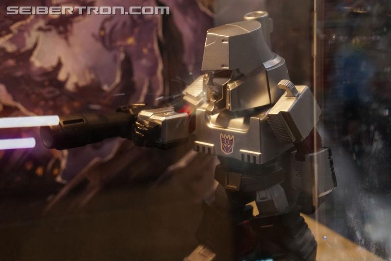 SDCC 2017: Licensed Transformers Products - Transformers Event: Licensed Tfs 175