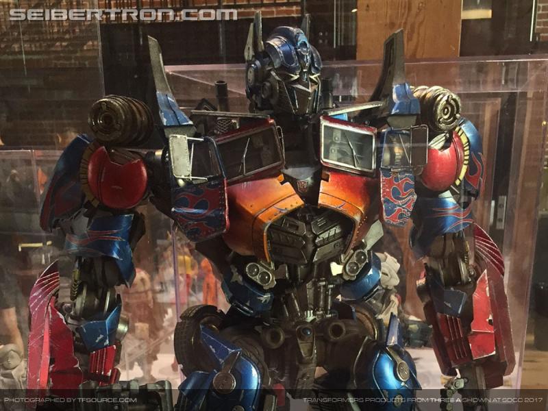 SDCC 2017: Three A Transformers products (photos by TFsource) - Transformers Event: IMG 4035a