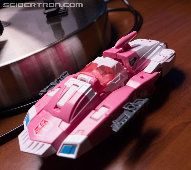 HASCON 2017: Titans Return Arcee Exclusive - Transformers Event: DSC02489