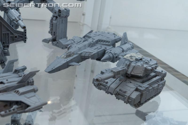 HASCON 2017: Gray Model Prototypes and Unreleased Figures - Transformers Event: DSC02246