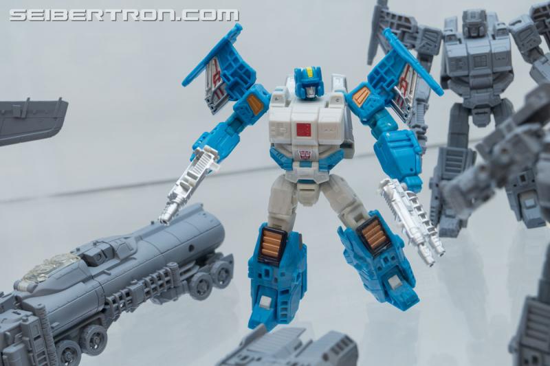 HASCON 2017: Gray Model Prototypes and Unreleased Figures - Transformers Event: DSC02317