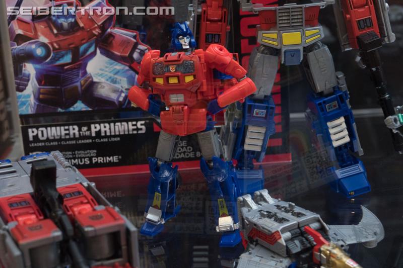 HASCON 2017: Power of the Primes - Part 2 of 2 - Transformers Event: DSC02440