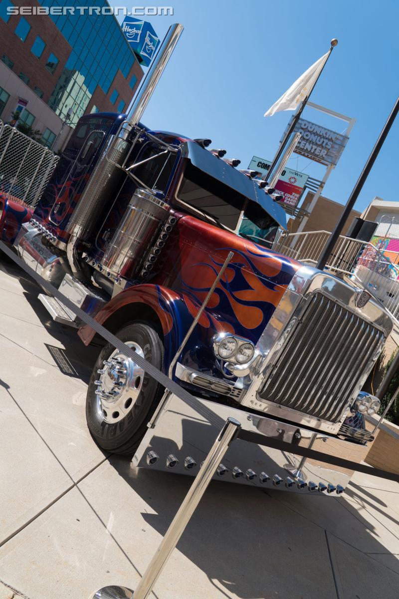 HASCON 2017: Real world Transformers vehicles on display - Transformers Event: DSC02357