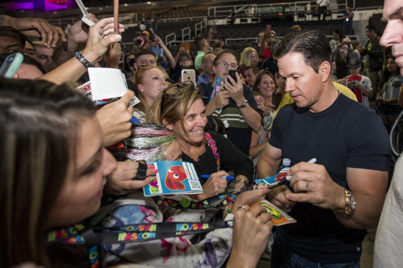 HASCON 2017: Official HASCON Images from Hasbro - Transformers Event: HASCON MARK WAHLBERG PANEL2.JPG