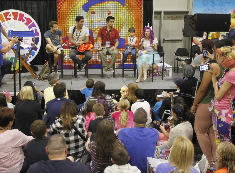 HASCON 2017: Official HASCON Images from Hasbro - Transformers Event: HASCON ZACH KING PANEL