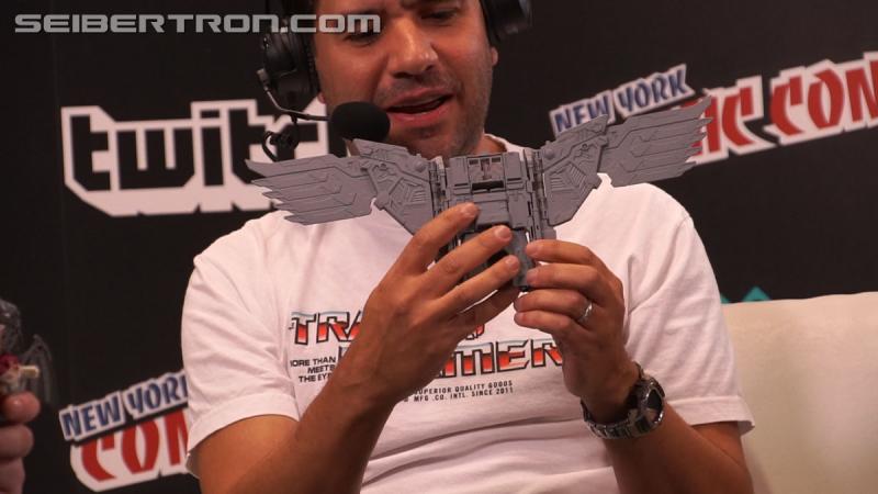 NYCC 2017: Titan Class Predaking's Wing Revealed - Transformers Event: Titan Class Predaking Wing 20