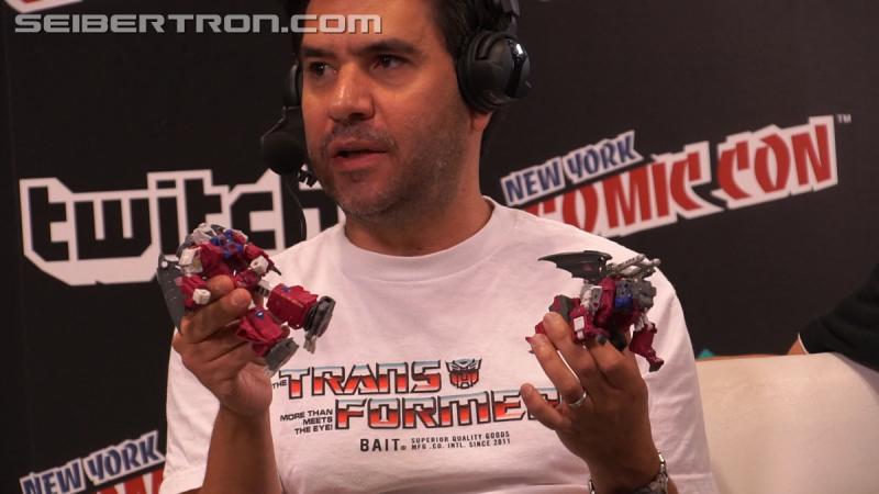 NYCC 2017 - Titans Return Deluxe Grotusque with Scorponok Titan Master