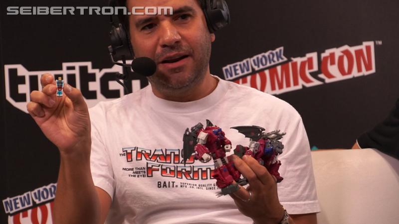 NYCC 2017 - Titans Return Deluxe Grotusque with Scorponok Titan Master