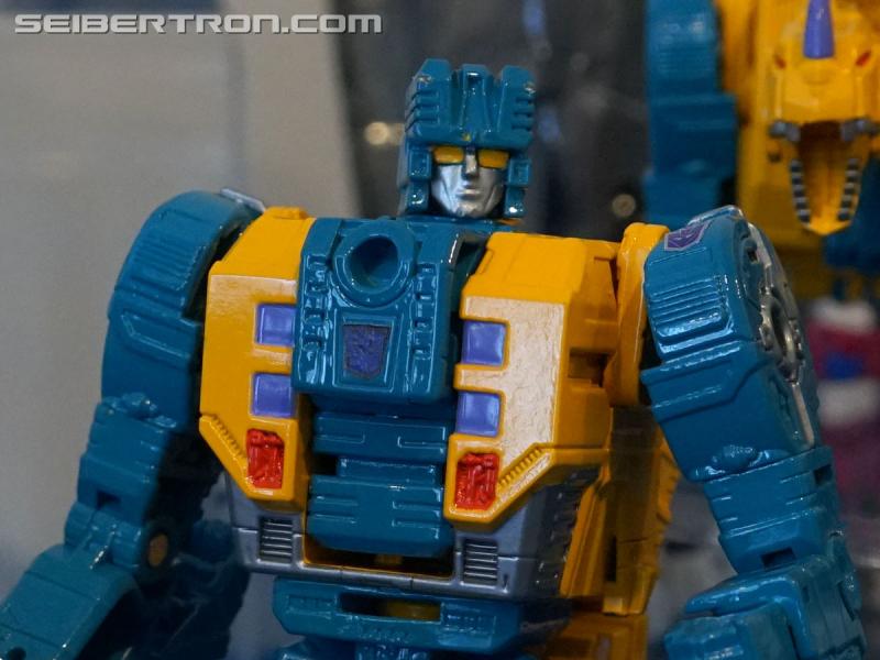 NYCC 2017: NYCC Reveals: Power of the Primes Terrorcons - Transformers Event: Terrorcons 074