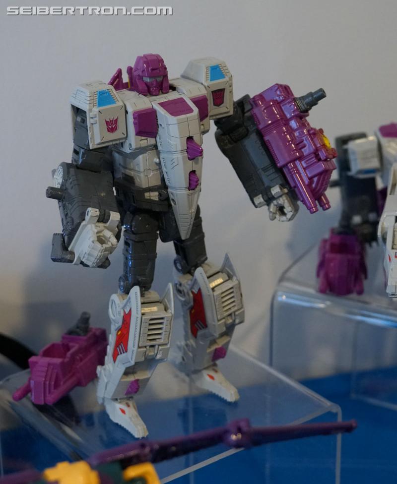 NYCC 2017: NYCC Reveals: Power of the Primes Terrorcons - Transformers Event: Terrorcons 100