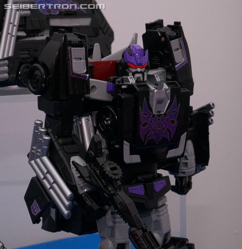 NYCC 2017: NYCC Reveals: Power of the Primes Rodimus Unicronus - Transformers Event: Rodimus Unicronus 002a