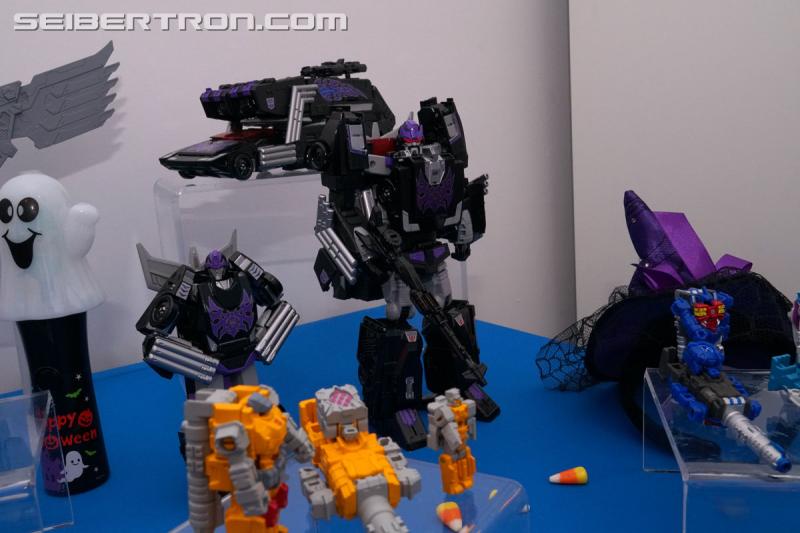 NYCC 2017: NYCC Reveals: Power of the Primes Rodimus Unicronus - Transformers Event: Rodimus Unicronus 003