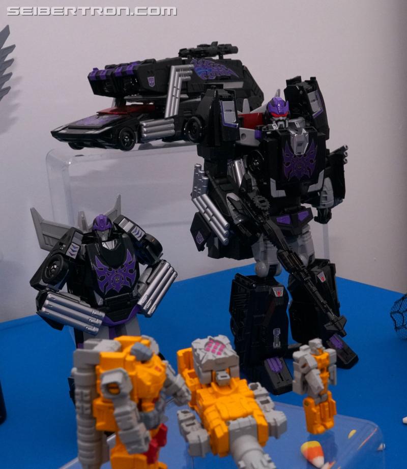 NYCC 2017: NYCC Reveals: Power of the Primes Rodimus Unicronus - Transformers Event: Rodimus Unicronus 003a